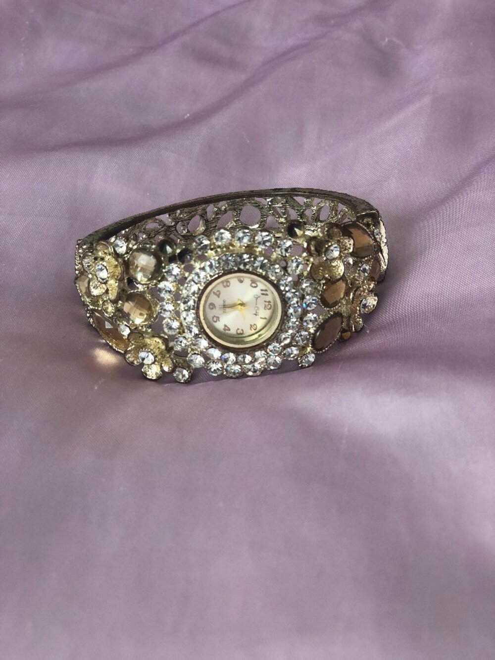 Vintage sparkly flower gold watch